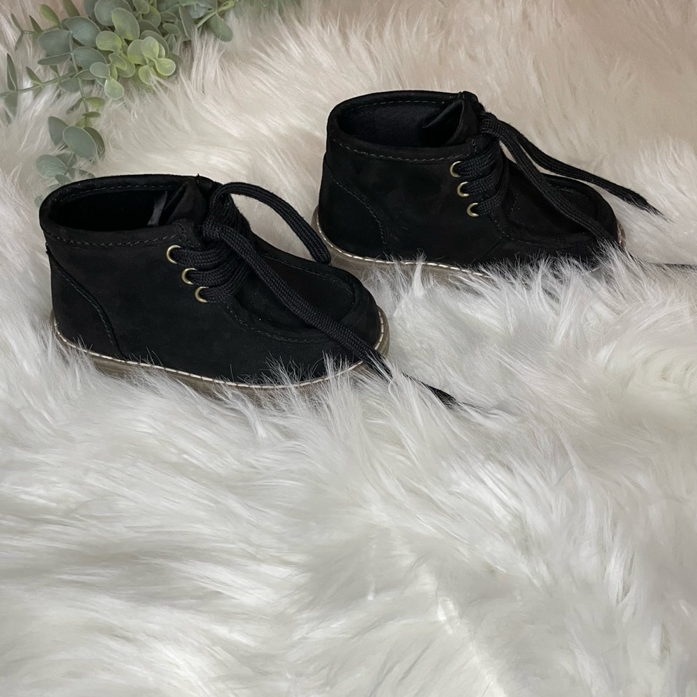 EUC Old Navy Toddler ‘Suede’ Booties Size 6
